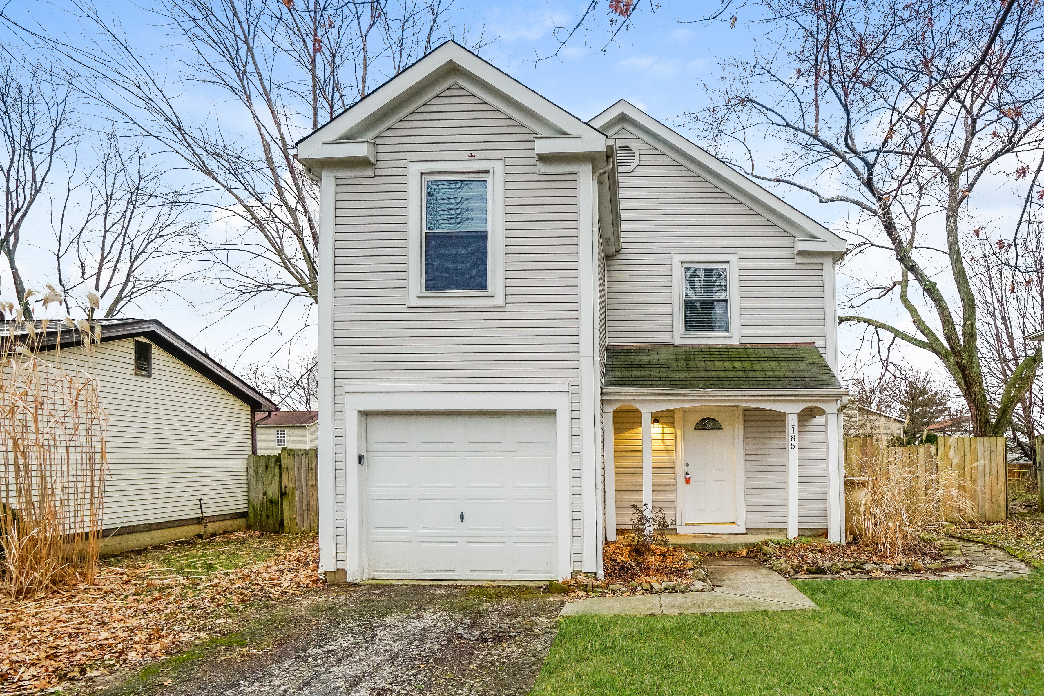 1185 CLEMENT DR COLUMBUS, OH 43085